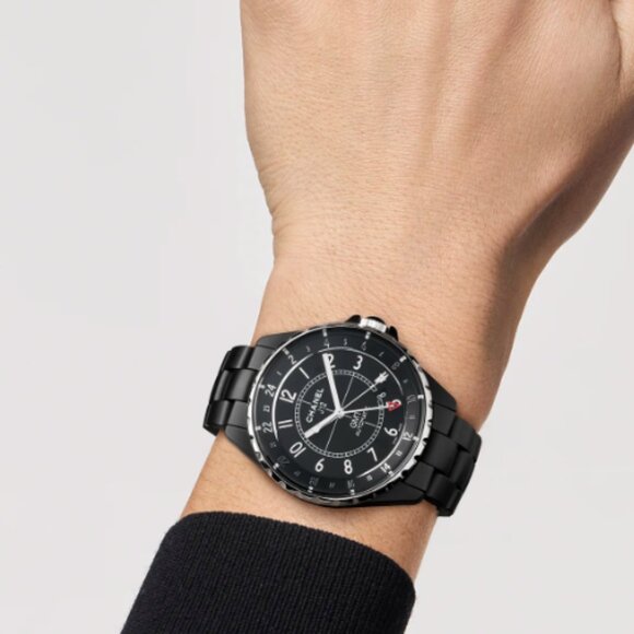 CHANEL J12 GMT Watch, 41 mm - Picture 7 of 8